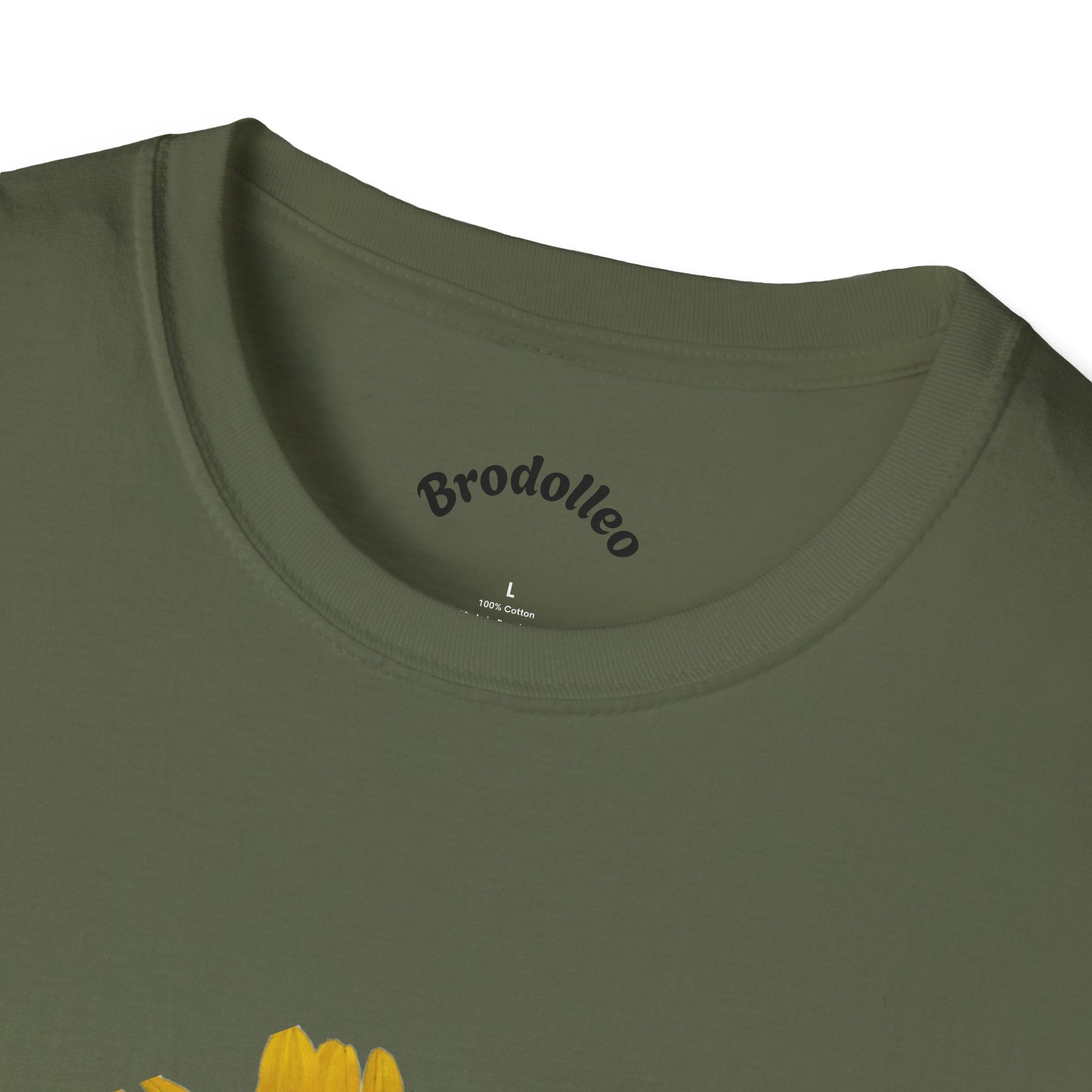 Sunflower Graphic T-Shirt — Vintage Yellow Bloom Tee